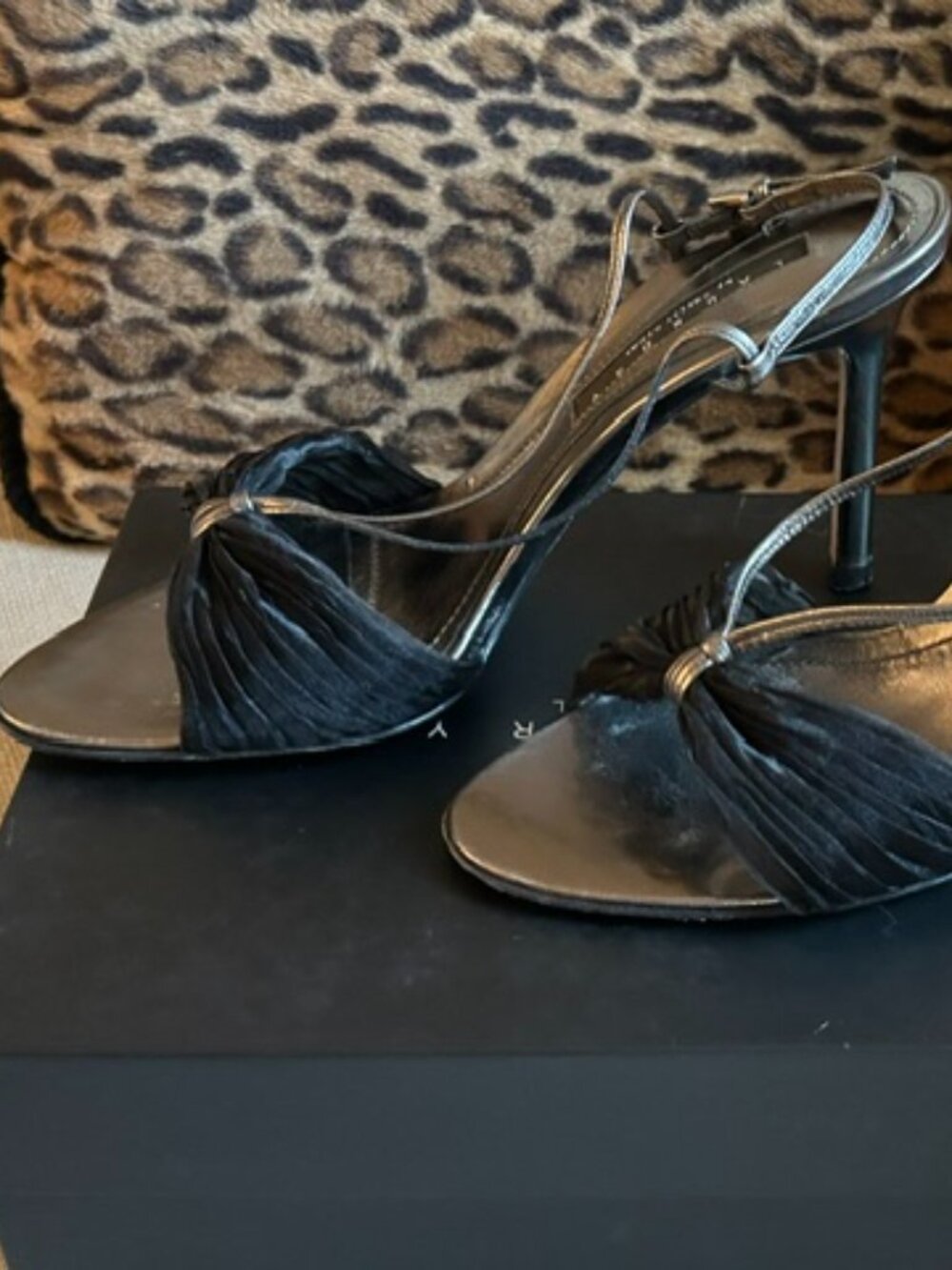 "Larissa" black chiffon & platinum stilettos by Laundry by Shelli Segal sz 8